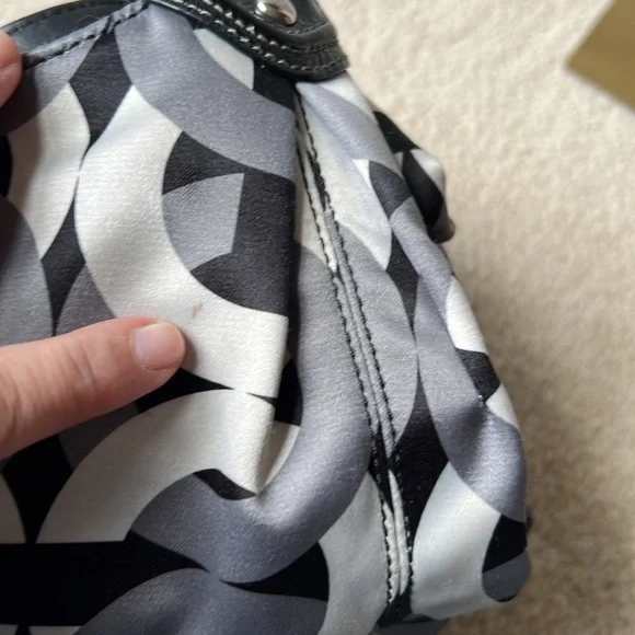 🖤🩶🤍COACH ‘Maggie’ Madison 14420 optic satin hobo bag - Picture 6 of 17